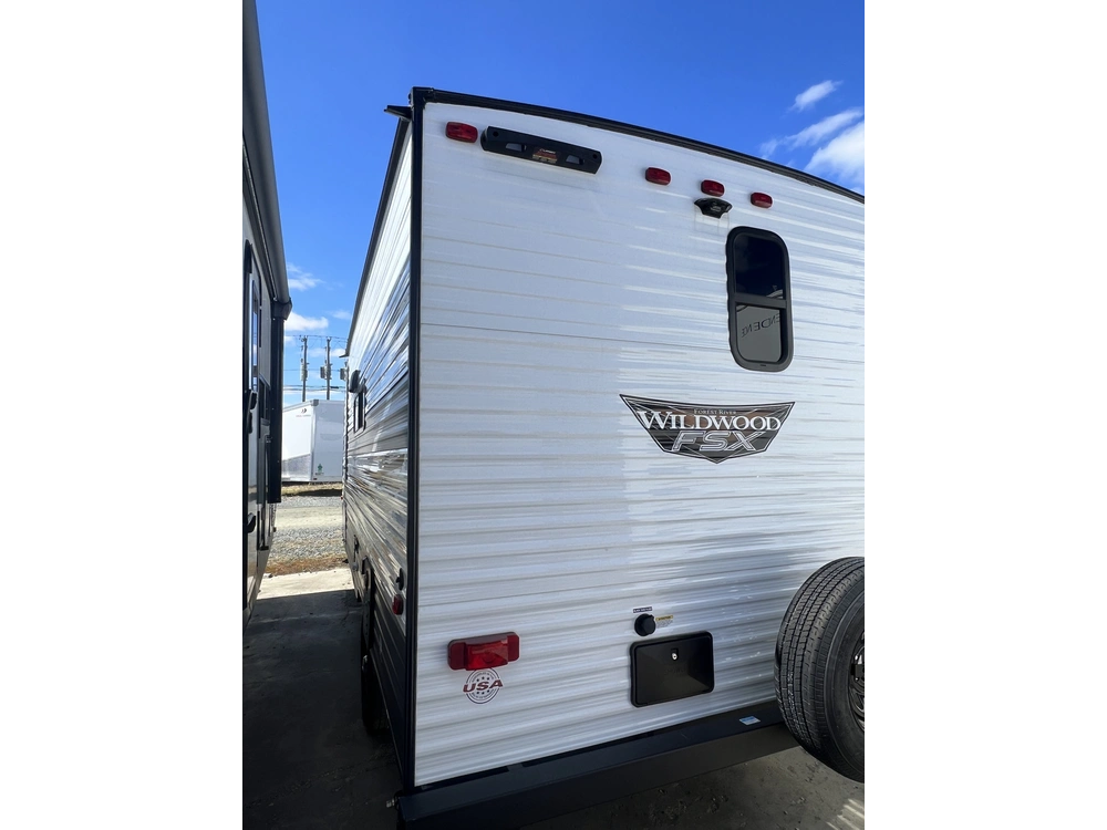 2024 Forest River Wildwood Fsx 167 Rbk alt