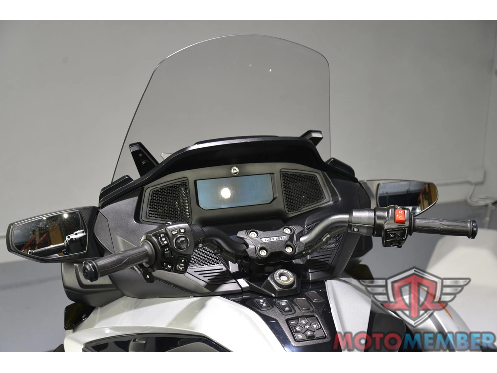 2022 Can-am Spyder Rt alt