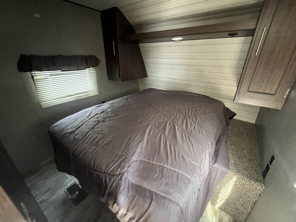 2018 Crossroads Zinger 292re alt