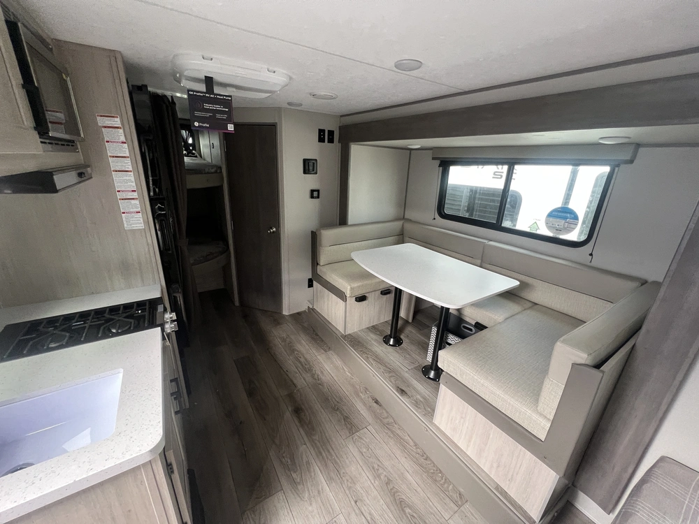 2026 Coachmen Catalina 184bhsx alt