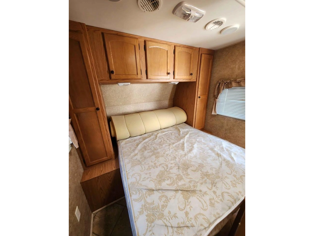 2011 Heartland Rv North Country 31 Bks alt