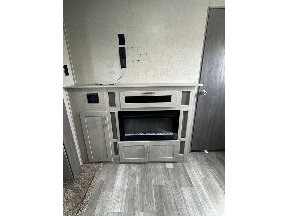 2022 Coachmen Catalina 243rbs alt