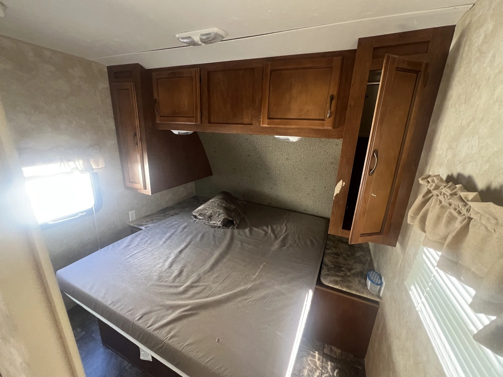 2014 Forest River Coachmen 302bhsk alt