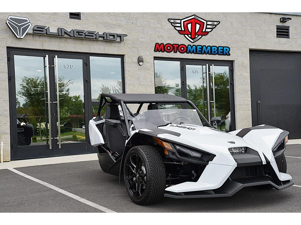 2023 Slingshot S W/ Technology Package I Manual alt