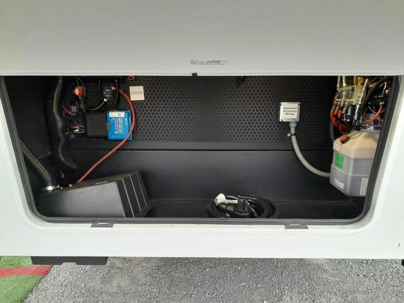 Brinkley Model Z Z3600 2027 alt