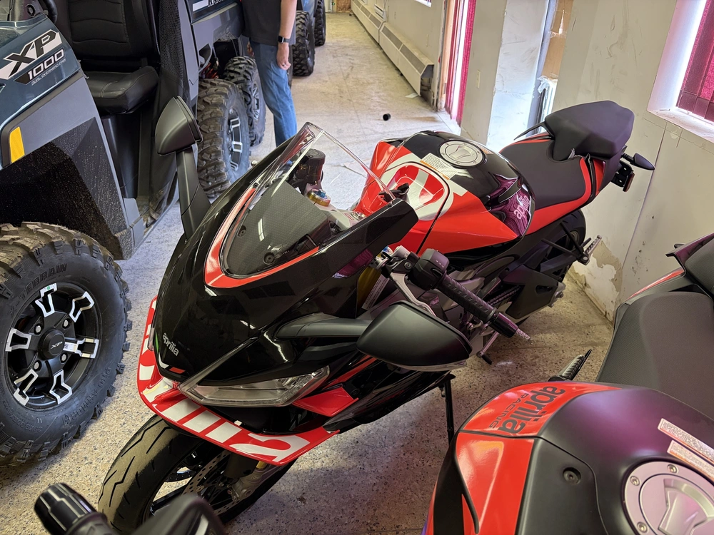 2026 Aprilia Rs 660 Factory Dark Banshee Puma Gray alt