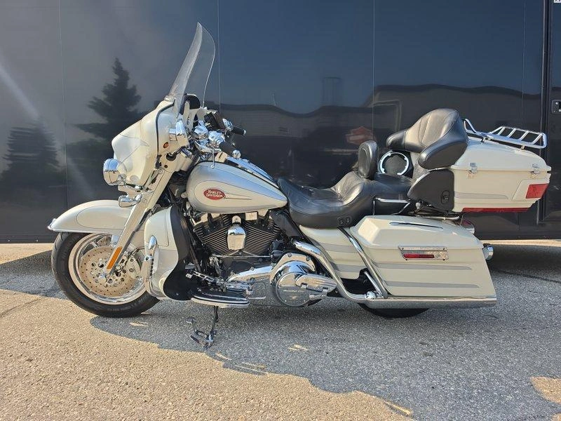 2008 Harley-davidson Flhtcuse - Screamin' Eagle Electra Glide Ultra Classic alt