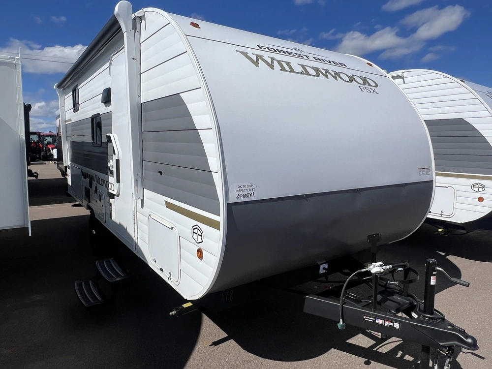 2026 Forest River Wildwood 178bhsk alt