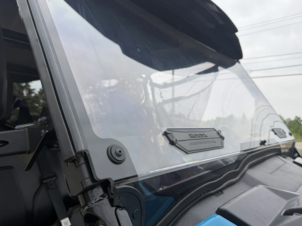2025 Honda Pioneer 1000-5 alt