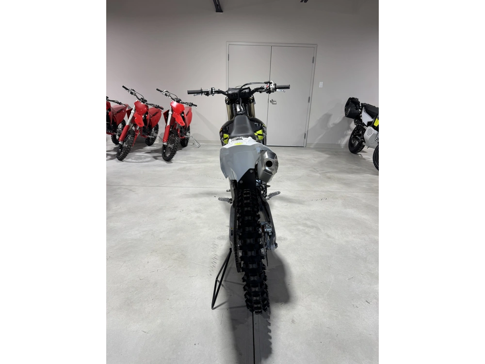 2025 Triumph Tf 250-x alt