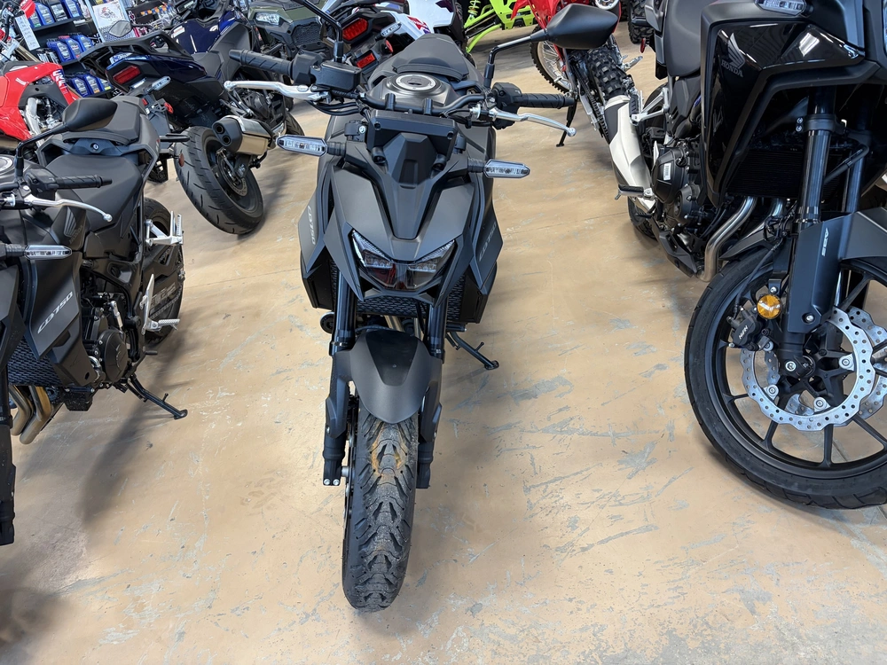 2025 Honda Cb750as alt