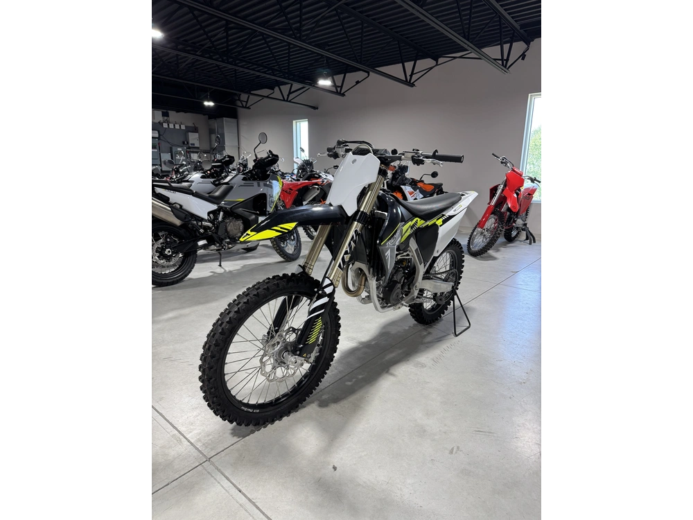 2025 Triumph Tf 250-x alt
