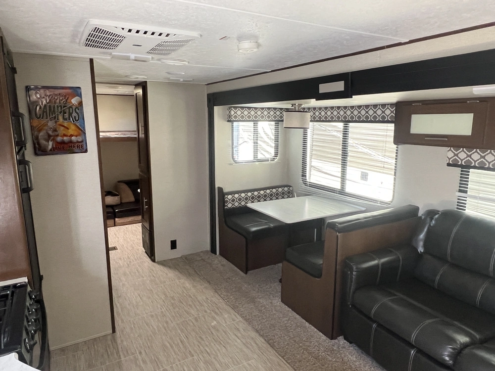 2018 Forest River Prime Time Avenger 29 Rbs alt