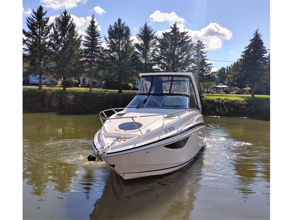 2015 Regal 28 Express alt