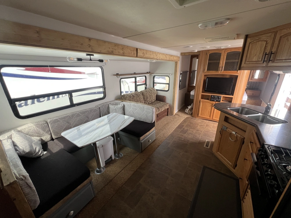 2011 Dutchmen Denali 262rb alt