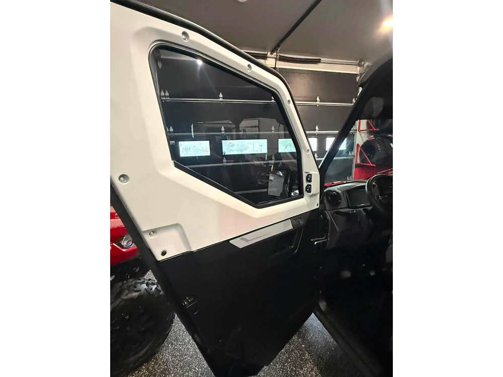 Kawasaki Ridge Creww 2025 alt