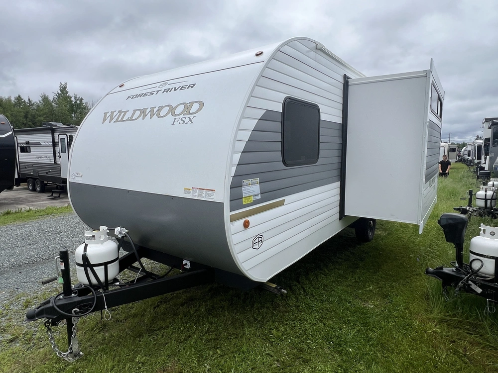 2026 Forest River Wildwood Fsx 177 Ice alt