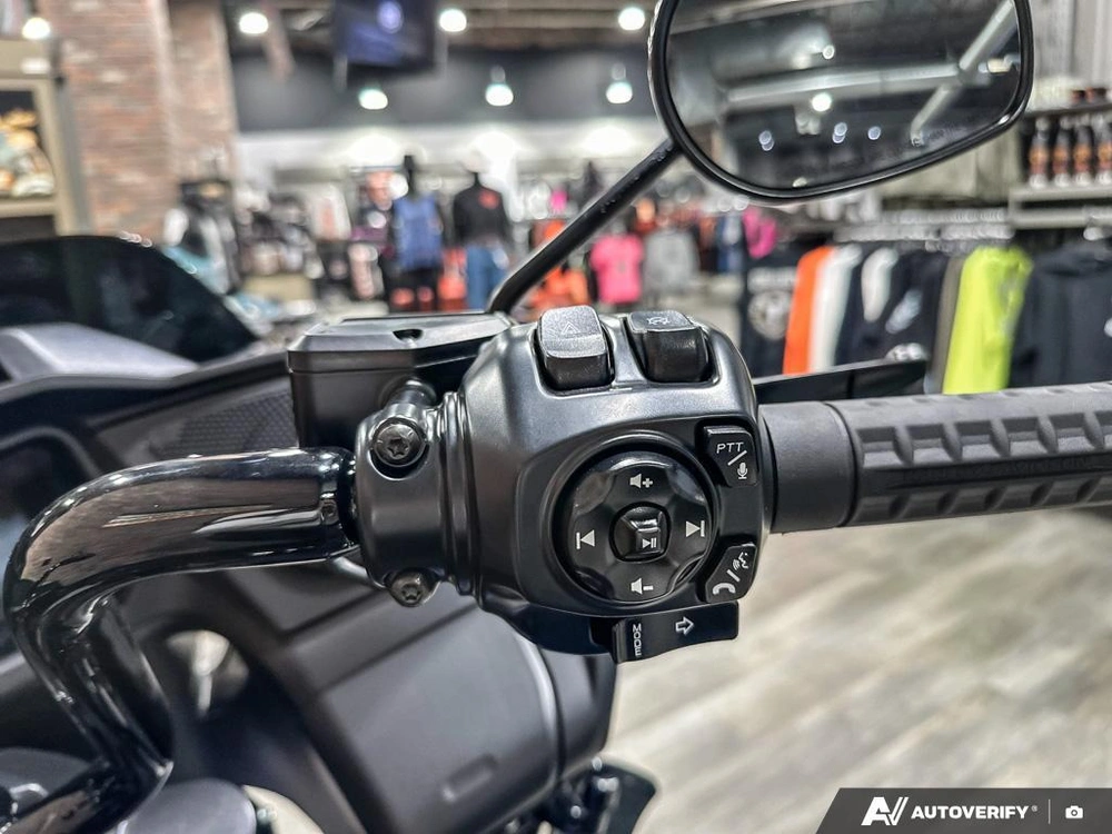 2026 Harley-davidson Road Glide alt
