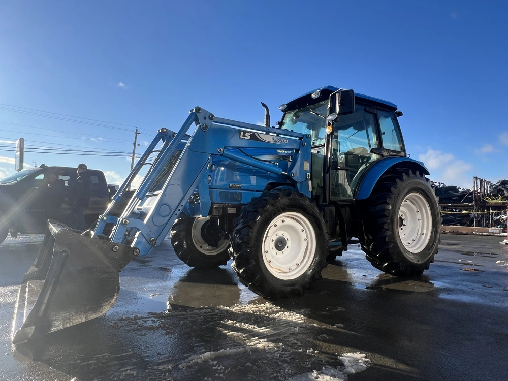 2013 Ls Tractor 7030 alt