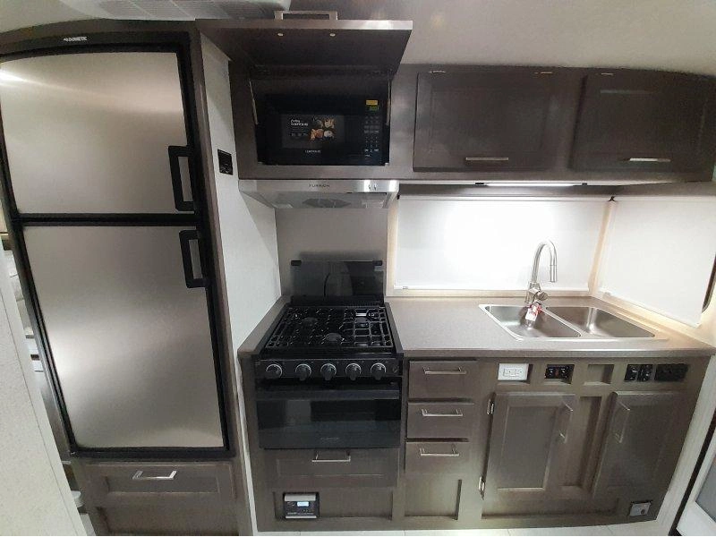 Bigfoot Rv Bigfoot 25c10.4 2027 alt