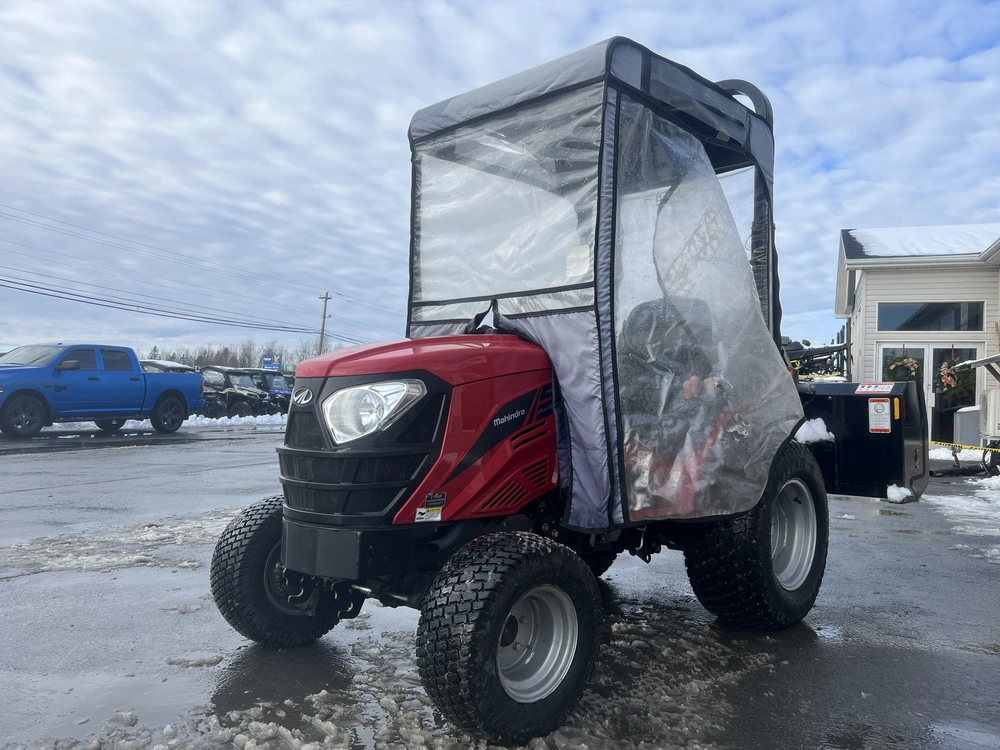 2022 Mahindra Emax 22 Hst alt