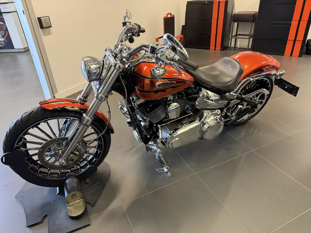 2014 Harley-Davidson CVO BREAKOUTFXSBSE