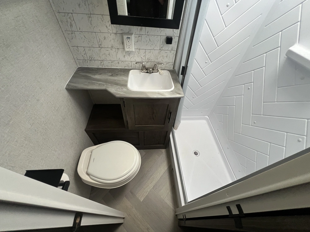 2021 Forest River Wildwood 31kqbts alt