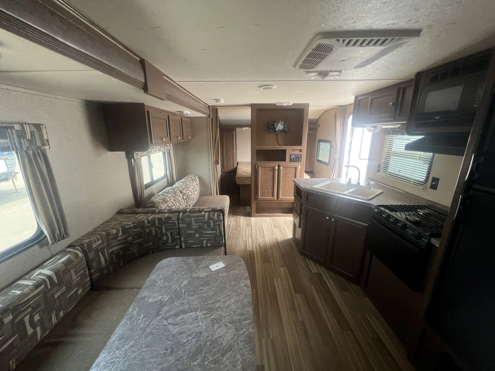 2017 Shasta Oaisis 310k alt