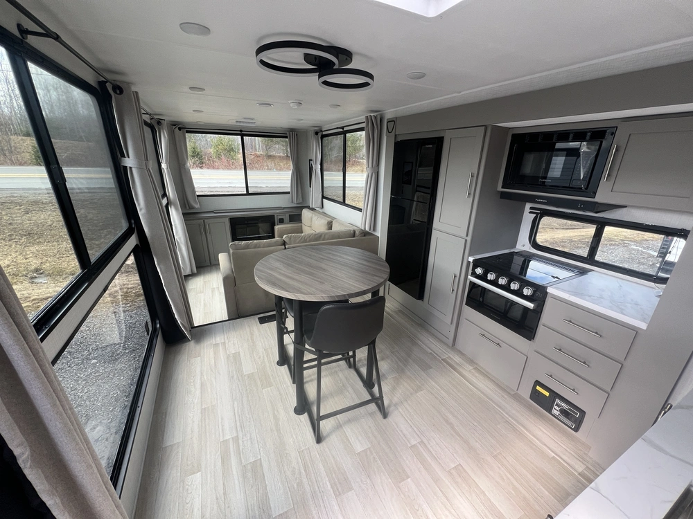 2026 Keystone Rv Hideout 31 Sunroom alt