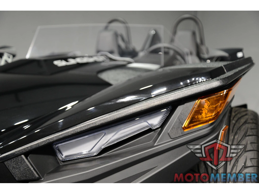 2026 Slingshot Slingshot® S Autodrive Jet Black alt