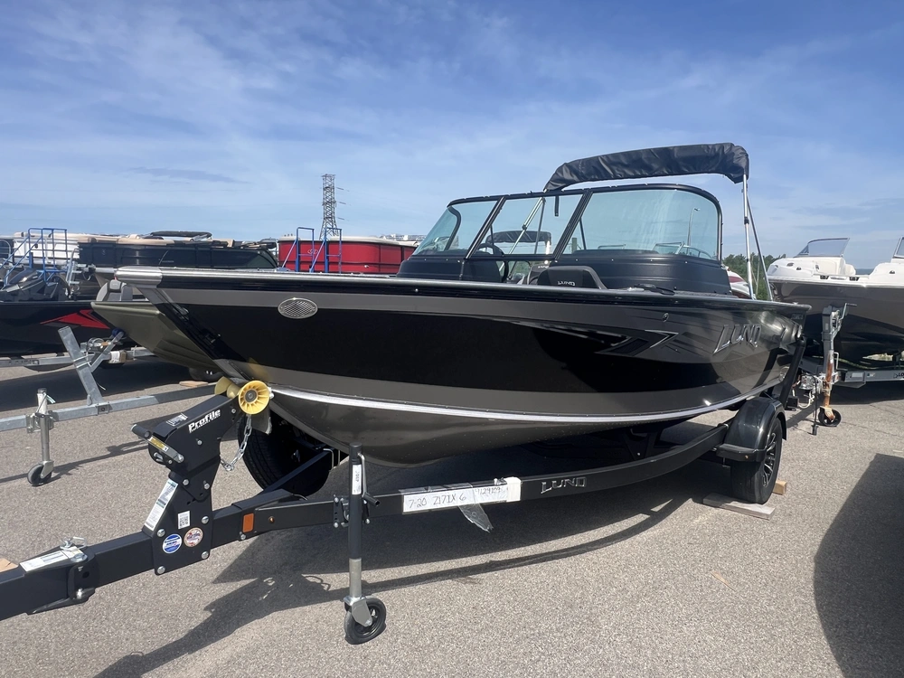 2024 Lund Boat Co 1775 Impact Xs alt