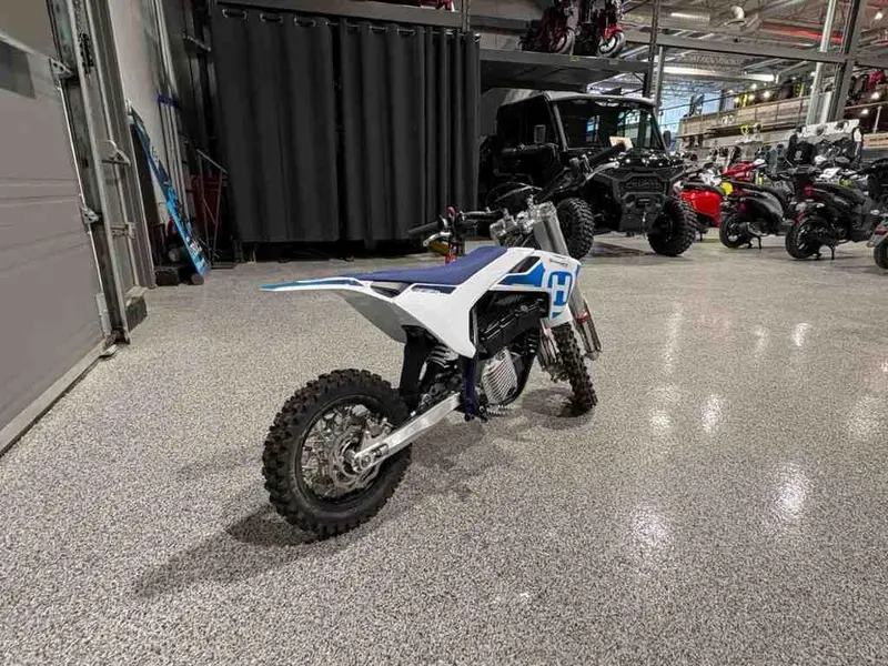 Husqvarna EE3 2024