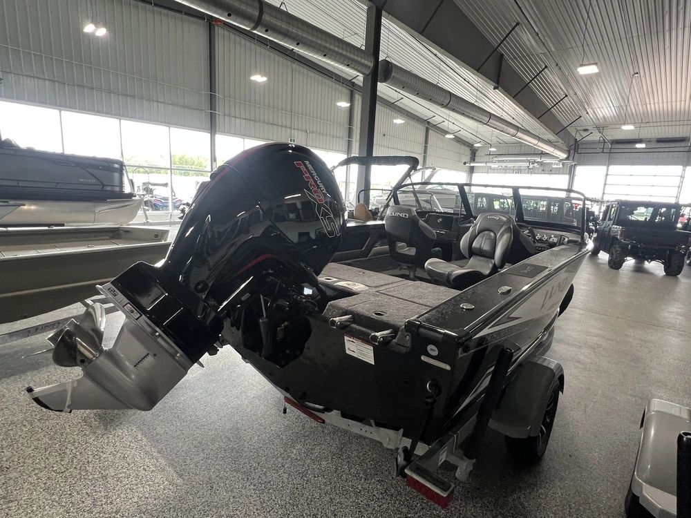 2026 Lund Boat Co 1875 Crossover Xs alt