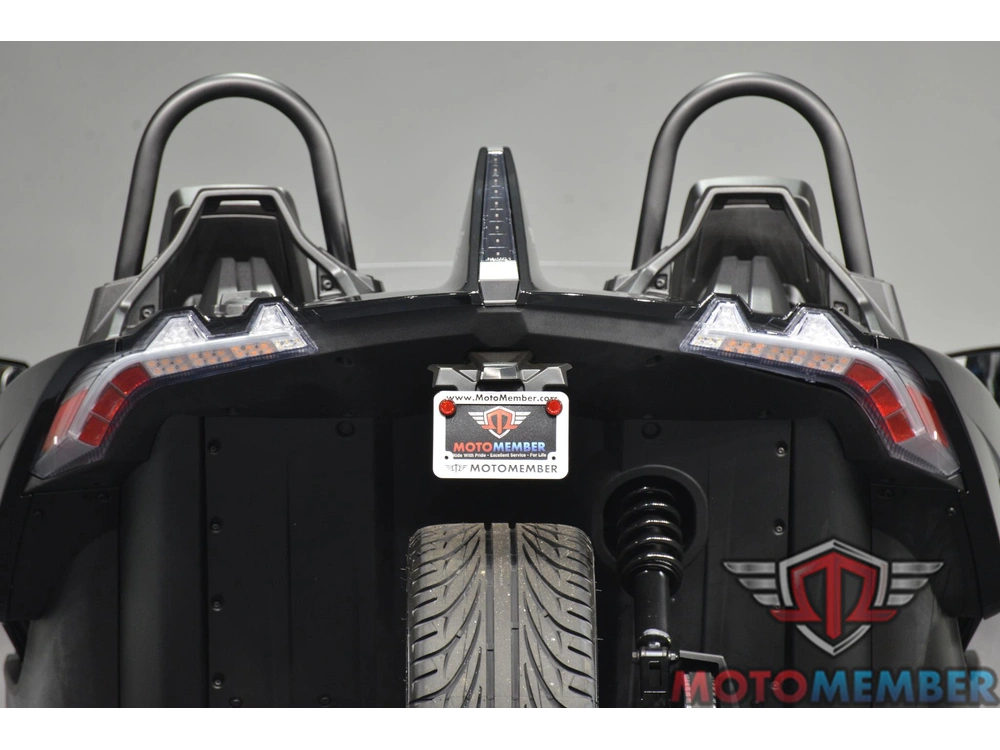 2026 Slingshot Slingshot® S Autodrive Jet Black alt
