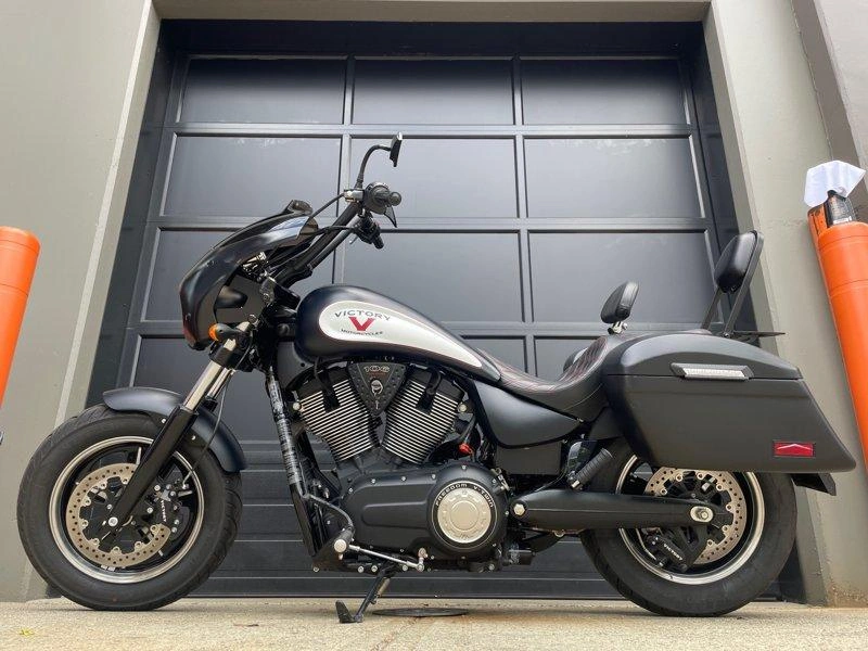 2014 Victory Motorcycles Highball alt