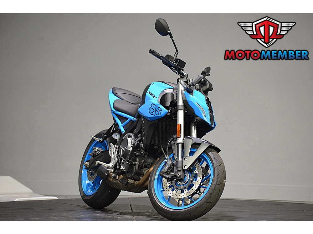 2024 Suzuki Gsx-8s alt