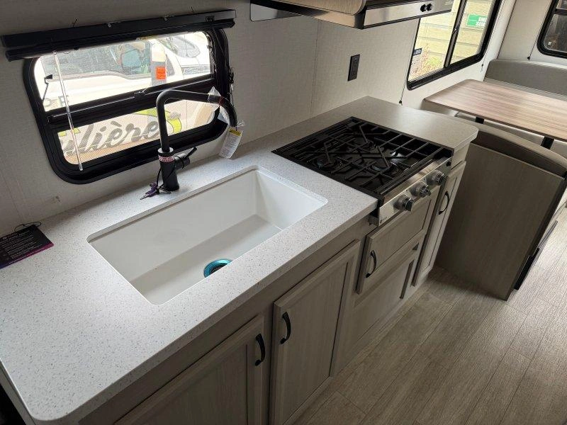 Coachmen Catalina 221epic 2027 alt