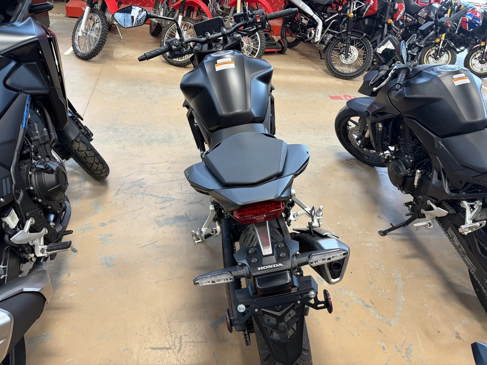 2025 Honda Cb750as alt