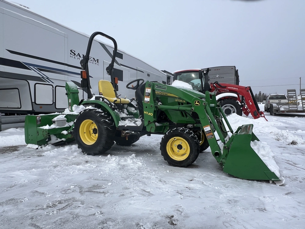2015 John Deere 2025r (os) alt