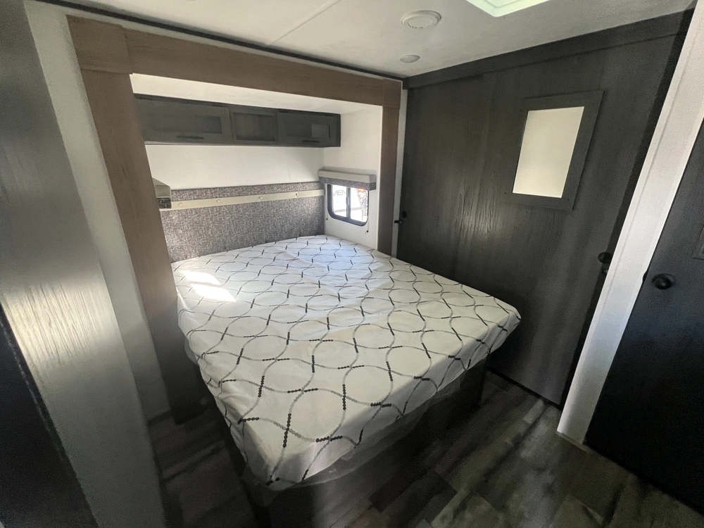 2025 Dutchmen Aspen Trail 3400bhs alt