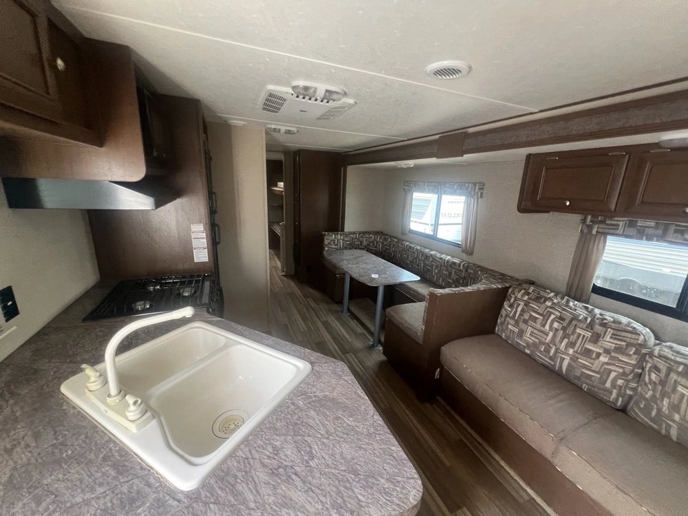2017 Shasta Oaisis 310k alt