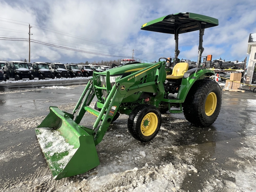 2017 John Deere 4052m (open Station) alt