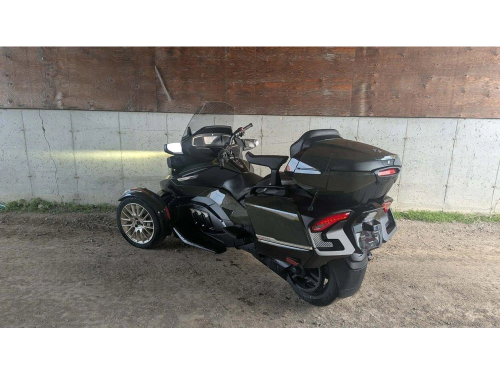 Can-am Rt Sea-to-sky Used 2023 alt