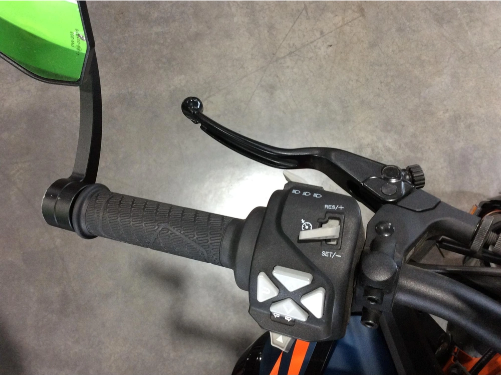 Ktm Duke 890r 2023 alt