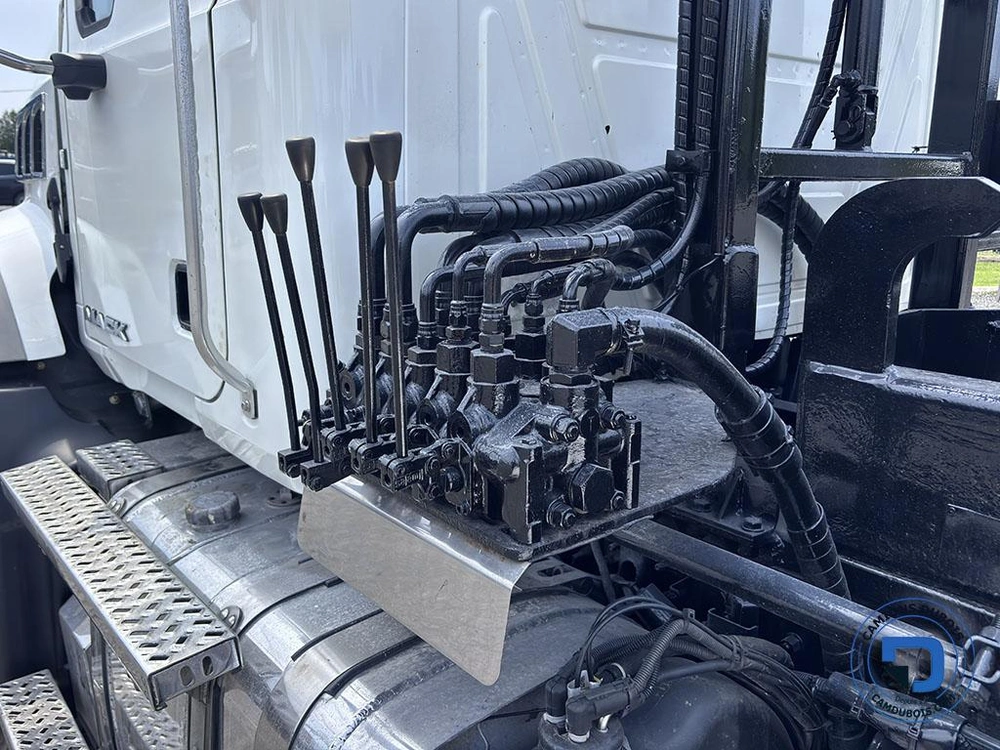 2015 Mack Gu813 alt
