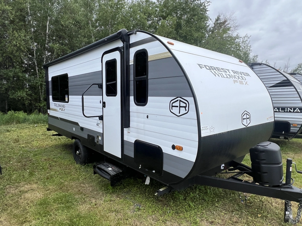 2025 Forest River Wilwdood Fsx 161 Qk alt