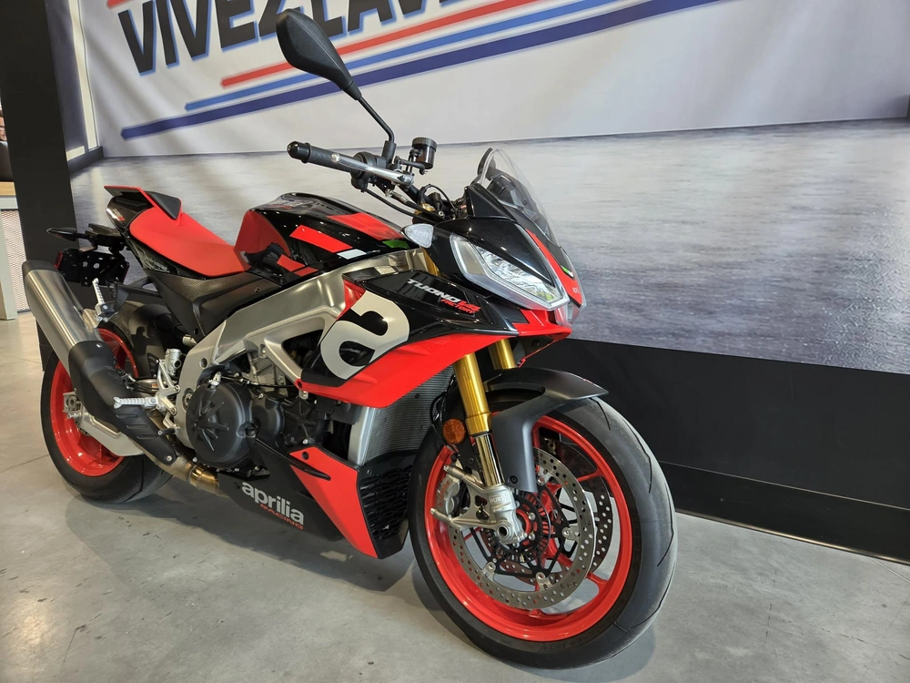 Aprilia 1100 Tuono Factory 2021 alt