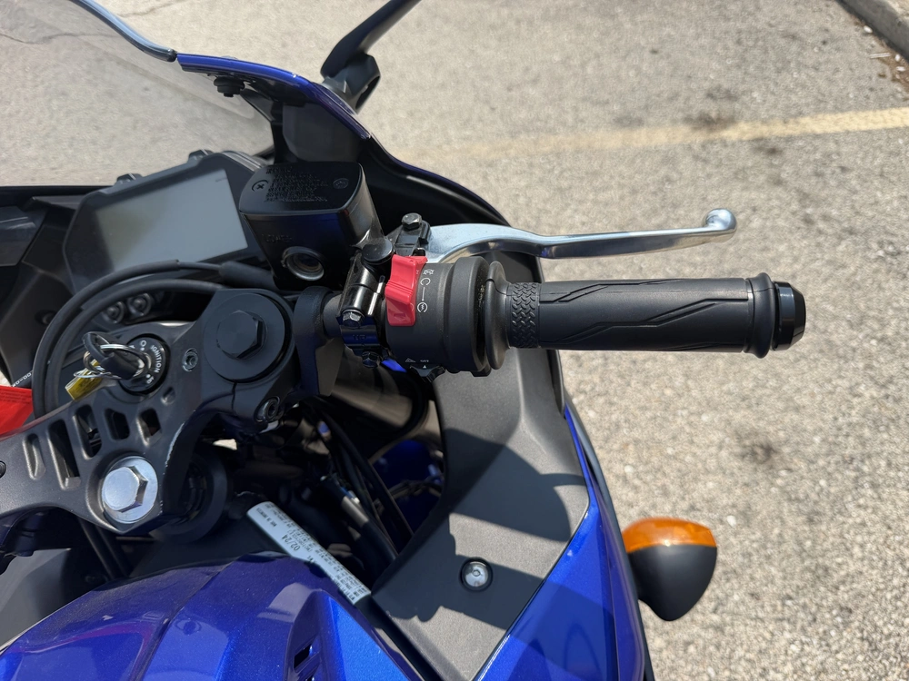 2024 Yamaha Yzf-r3 alt