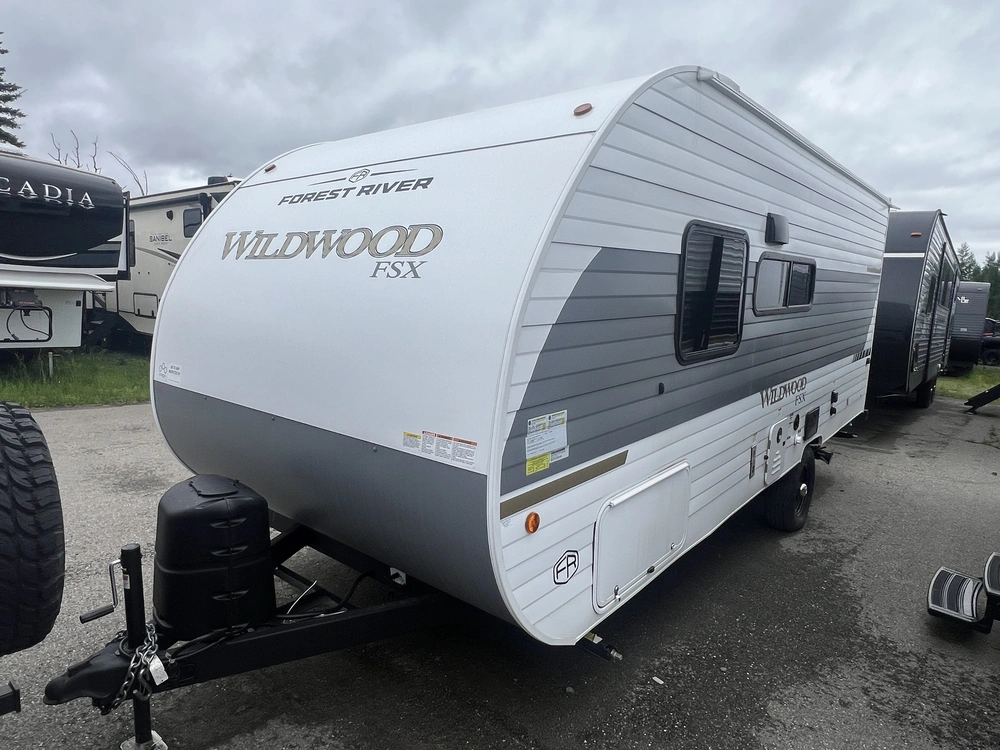 2026 Forest River Wildwood Fsx 179 Dbk alt