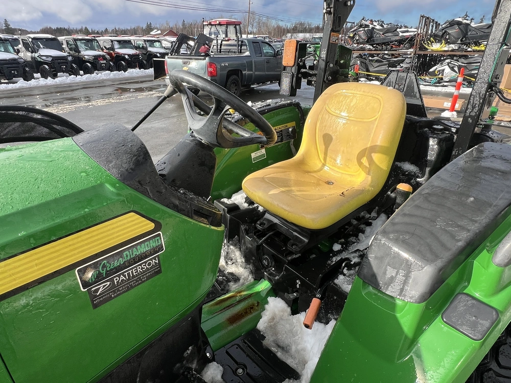 2017 John Deere 4052m (open Station) alt